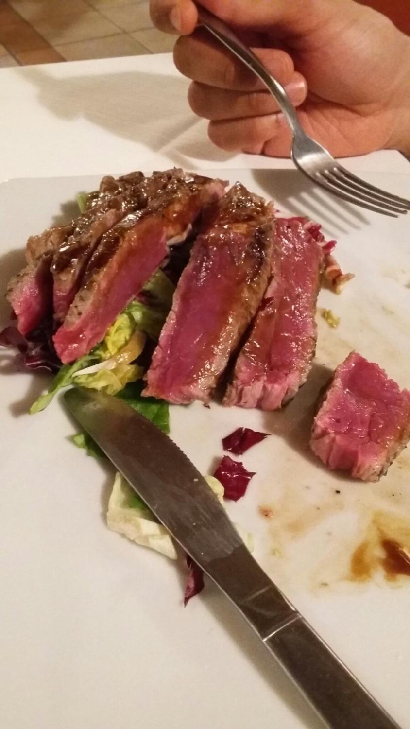 Tagliata buon agriturismo vicino Siena - Antico Borgo Poggiarello Monteriggioni