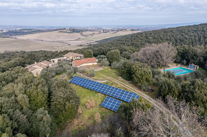 Parco giochi per bambini in agriturismo natura